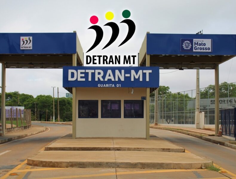 Entrada do DETRAN-MT em dia nublado.