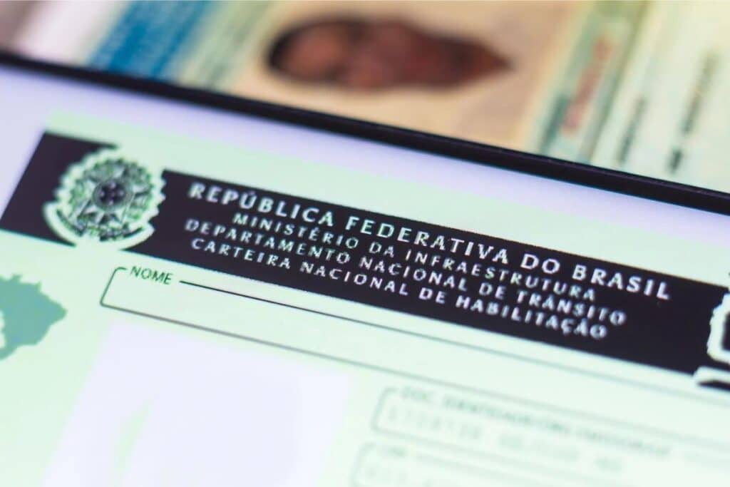 Detalhe de Carteira Nacional de Habilitação Brasileira.