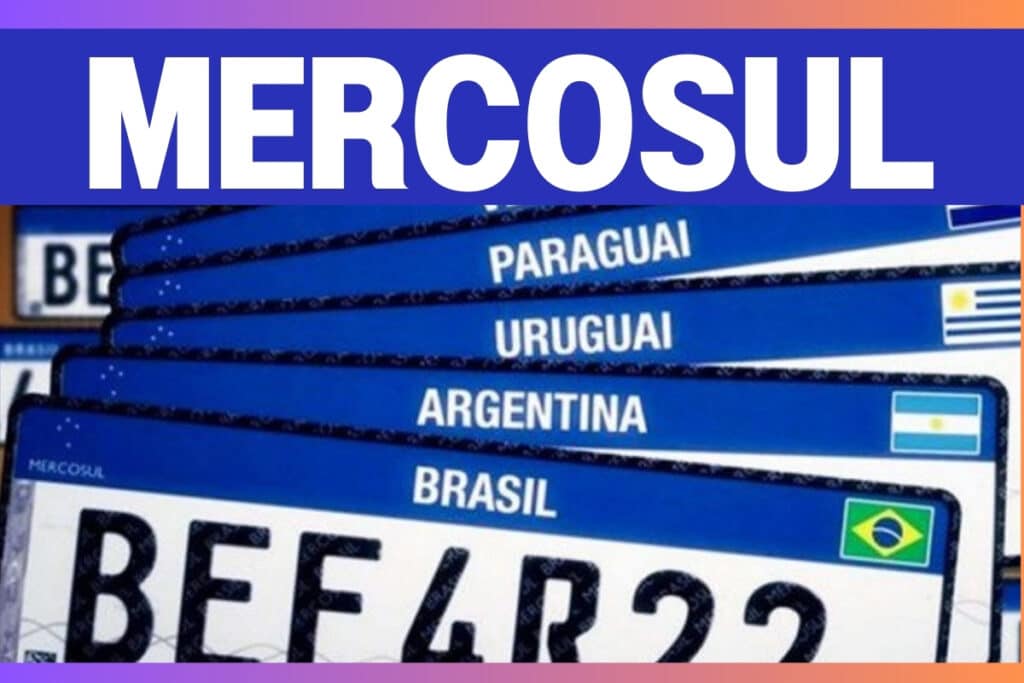 Placas veiculares padrão Mercosul de diferentes países.